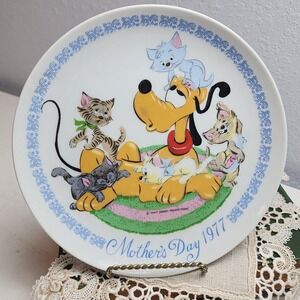 Disney Pluto‎ 1977 Mother's Day Plate, Aristocat Kittens, blue design!  So cute!